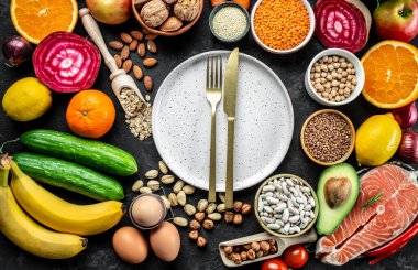 Omega 3 yağ asidi ve sağlıklı yağ açısından zengin yiyecekler. Sağlıklı, temiz yemek. metin için yer, üst görünüm.