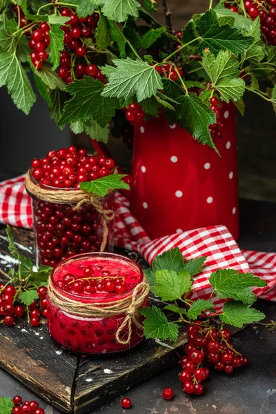 Homemade Red Currant Jam Fresh Fruits Wooden Table Vertical Image — Stockfoto
