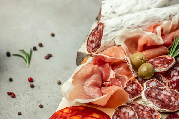 Italian Prosciutto Cured Pork Meat Cutting Board Spanish Tapas Wine — Stock Photo, Image