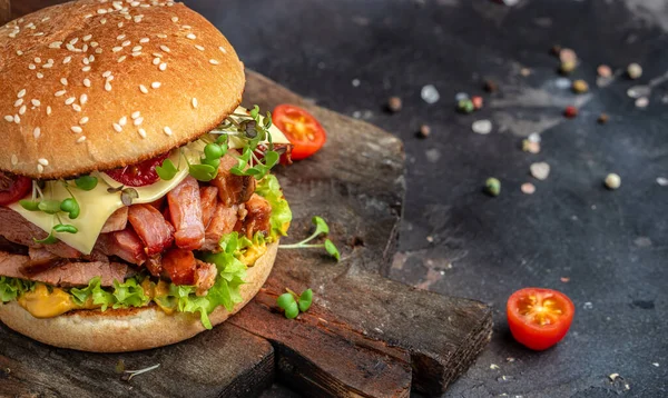 Craft Beef Burger Cheddar Lettuce Sauce Wooden Board Hamburger Fast — Stock Photo, Image
