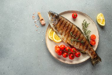 Izgara alabalık, restoran menüsü, diyet, yemek tarifi üst görünümü.,