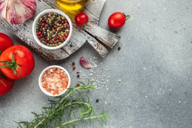 Sağlık pişirme konsepti, şifalı yemek masası, baharatlar, afiş, menü, metin için tarif yeri, üst görünüm,
