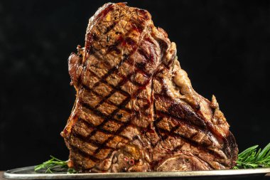 Et lokantası menüsü için biftek ya da biftek bifteği. afiş, menü, metin için tarif yeri.