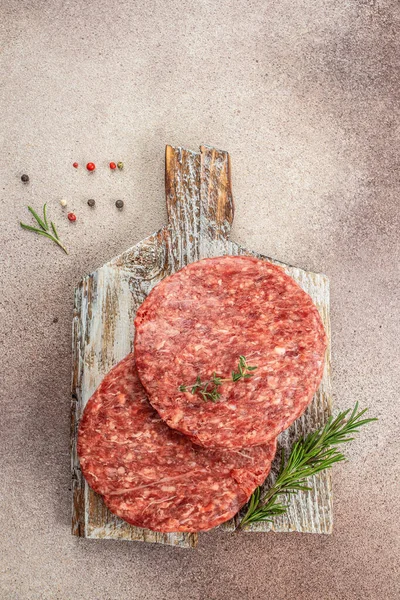 Viande Bœuf Hachée Crue Côtelettes Steak Burger Sur Fond Clair — Photo