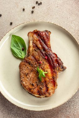 İştah açıcı domuz eti. Sağlıklı gıda konsepti. metin için yer, üst görünüm.