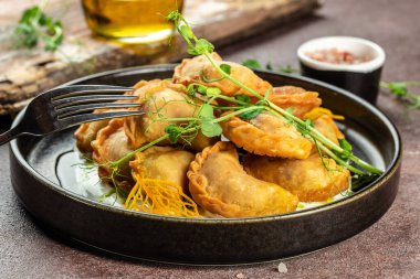 Varenyki Ukrayna yemeği. Yemek tarifi geçmişi. Kapat..