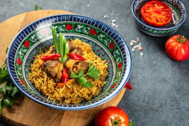 Kuzudan nefis Asya pilavı. Restoran menüsü, diyet, yemek kitabı tarifi. .