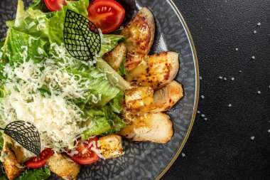 hindi salatası, domates, taze yeşillik ve peynir, restoran menüsü, diyet, yemek kitabı üst görünümü,