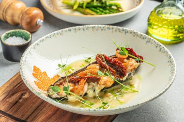 fırında patlıcan, domates peyniri ve karides, İtalyan patlıcan ve mozzarella kabı.,