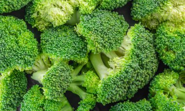 Makro brokoli. yeşil taze sebzeli brokoli. Organik yiyecekler, yemek tarifi geçmişi. Kapat.,