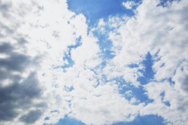 Güzel bulutlar ve sabah gökyüzü