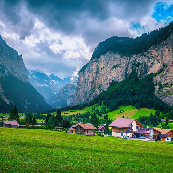 Одна Самых Красивых Знаменитых Деревень Высокими Скалами Обрунн Швейцария Европа — стоковое фото