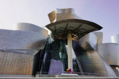 Guggenheim Bilbao Müzesi mimarisi, Bilbao, Bask ülkesi, İspanya, seyahat merkezleri 