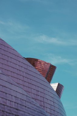 Guggenheim Bilbao Müzesi mimarisi, seyahat merkezleri
