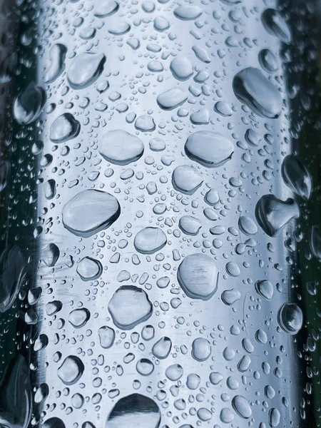 Krople Deszczu Metalowym Pasku Chwytającym — Zdjęcie stockowe