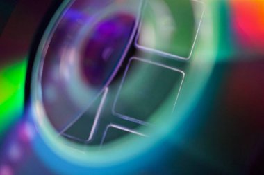  ışık ve renkler küçük bir diske yansıdı  