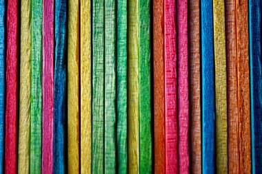 çok renkli ahşap çubuklar, renkli arka plan 