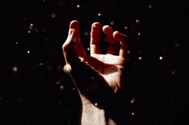 Gölgede el kol hareketi, hisler 