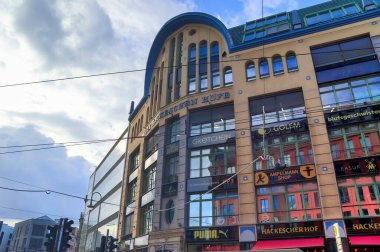 Berlin, Almanya - 03. Ekim 2022: Berlin 'deki ünlü Hackesche Hoefe