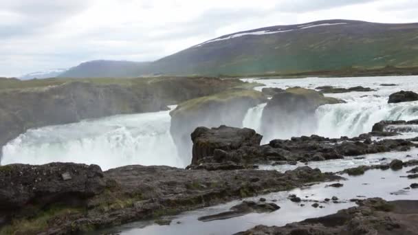 Fantástica Cachoeira Godafoss Paisagem Islândia Com Rochas Grama — Vídeo de Stock