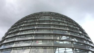 Berlin, Almanya - 03. Ekim 2022: Berlin 'de 3 Ekim' de Alman Reichstag inşaatı