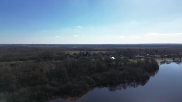 Αεροφωτογραφία Μιας Όμορφης Λίμνης Στη Γερμανία Ηλιόλουστος Καιρός — Αρχείο Βίντεο