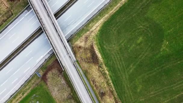 Vista Desde Arriba Autopista Alemana Con Poco Tráfico — Vídeos de Stock