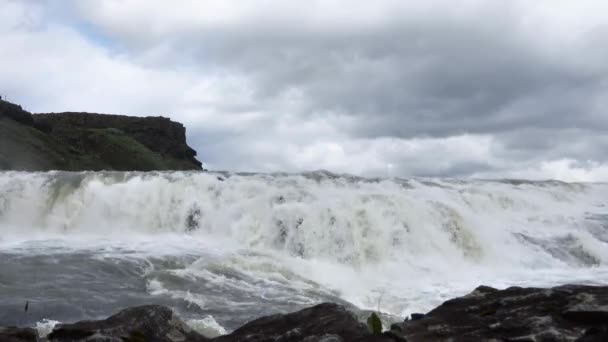 Fantastic Waterfall Landscape Iceland Rocks Grass — Stock Video