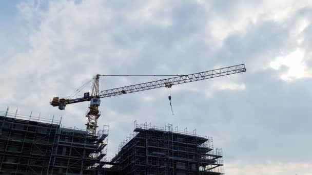Kiel Niemcy Maja 2023 Żuraw Budowach Przy Wysokich Budynkach — Wideo stockowe