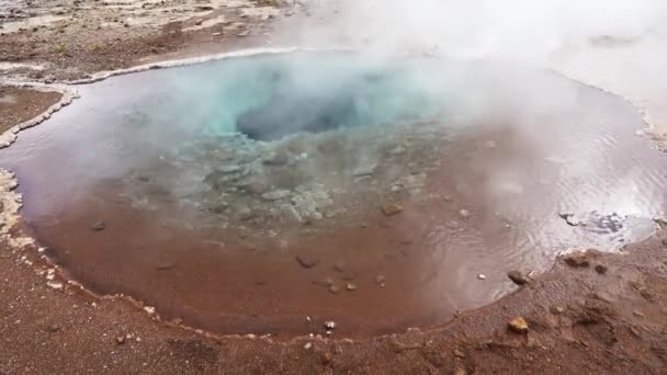 Ατμό Θερμών Πηγών Στα Ηφαιστειακά Πεδία Θείου Της Ισλανδίας — Αρχείο Βίντεο
