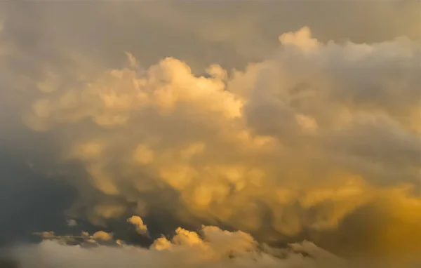 Impresionantes Formaciones Nubes Oscuras Justo Antes Una Tormenta Eléctrica — Foto de Stock