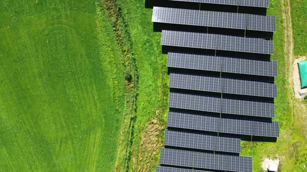 Luchtfoto Van Een Groot Zonnepark Voor Productie Van Alternatieve Energie — Stockfoto