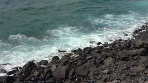 Sziklás Strand Tenerife Kanári Szigetén — Stock videók