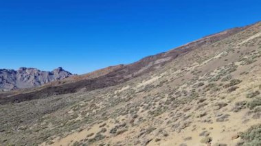 Tenerife Kanarya Adası 'ndaki Teide Dağı' ndaki teleferiğin görüntüsü..