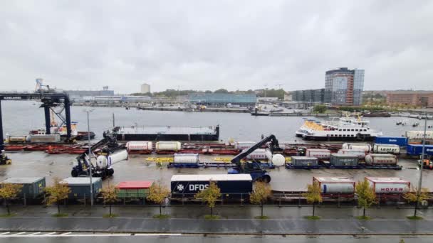 Kiel Germany October 2023 크레인과 컨테이너가있는 독일의 Kiel 항구에서 — 비디오
