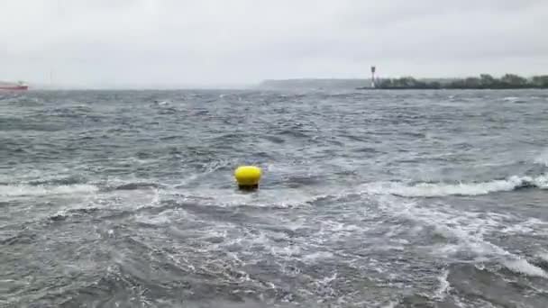 Fuerte Tormenta Con Oleada Tormentas Mar Báltico Alemania Cámara Sacude — Vídeo de stock