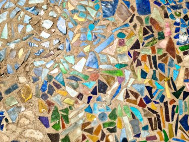 Yerdeki parlak renkli döşemeleri görüntüle