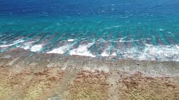 Pohled Výšky Korálové Útesy Vlny Plážích Malediv — Stock video