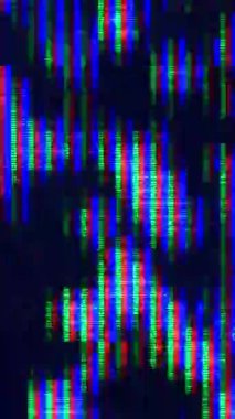 Televizyonun etkinliğini yakından gösterirken bir plazma televizyonunda görüntüle