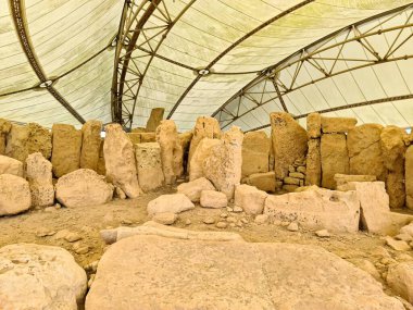 29 yaşında. Eylül 2024: Mnajdra 'nın Malta' daki fantastik megalitik tapınakları