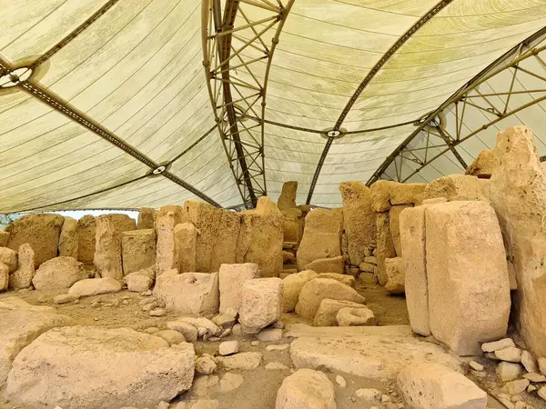 29 yaşında. Eylül 2024: Mnajdra 'nın Malta' daki fantastik megalitik tapınakları