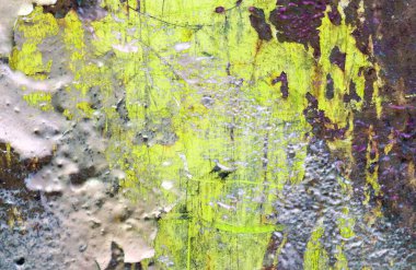 Çatlamış ve yüksek çözünürlüklü beton duvar dokusundaki boyaları soymuş..