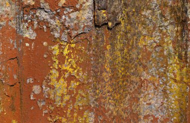 Çatlamış ve yüksek çözünürlüklü beton duvar dokusundaki boyaları soymuş..