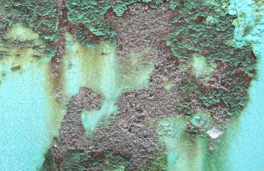 Çatlamış ve yüksek çözünürlüklü beton duvar dokusundaki boyaları soymuş..