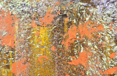 Çatlamış ve yüksek çözünürlüklü beton duvar dokusundaki boyaları soymuş..