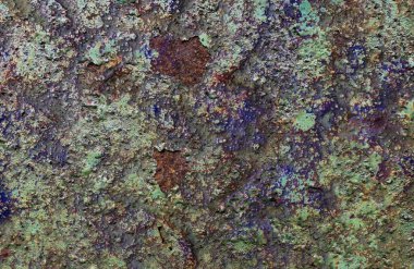 Çatlamış ve yüksek çözünürlüklü beton duvar dokusundaki boyaları soymuş..