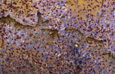 Çatlamış ve yüksek çözünürlüklü beton duvar dokusundaki boyaları soymuş..