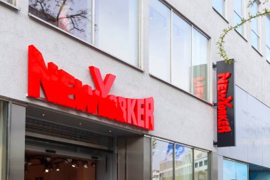 Almanya 'nın Kiel şehrinde bir New Yorker mağazasının girişi