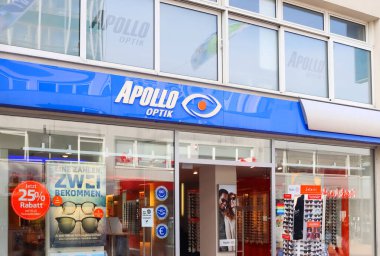 Almanya 'da Kiel' de bulunan Apollo optik dükkanının işareti