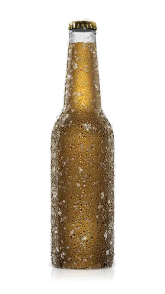 Белая Бутылка Пива Капельками Воды Льдом Белом Фоне — стоковое фото